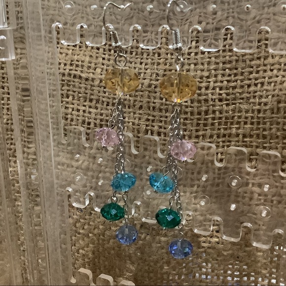 Multicolored faceted glass bead earrings - Picture 4 of 5